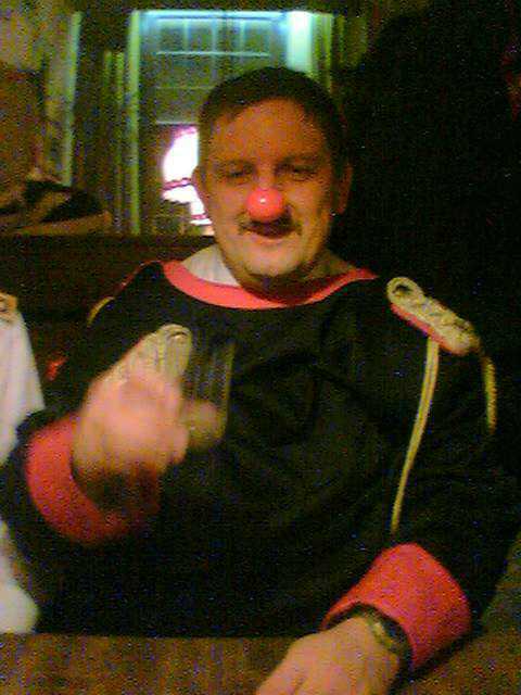 Bw Brassi mit Roter Nase (2)