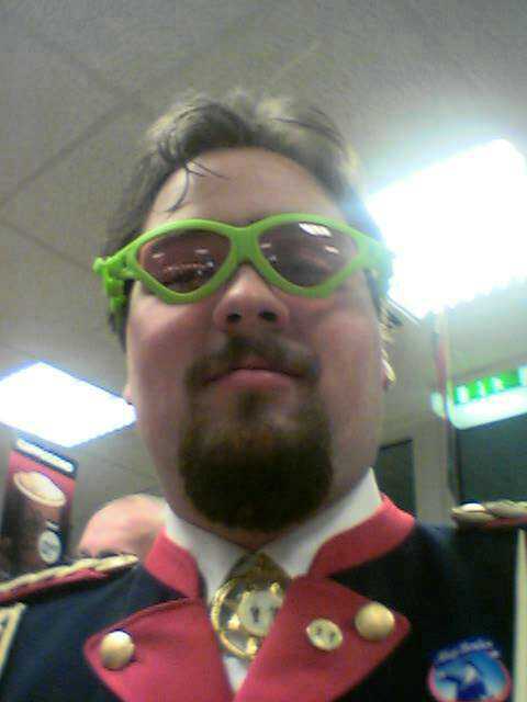 Bw Christian mit Agentenbrille